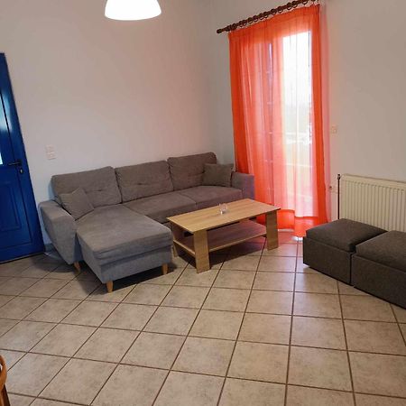 Athina Rooms Karvounades エクステリア 写真