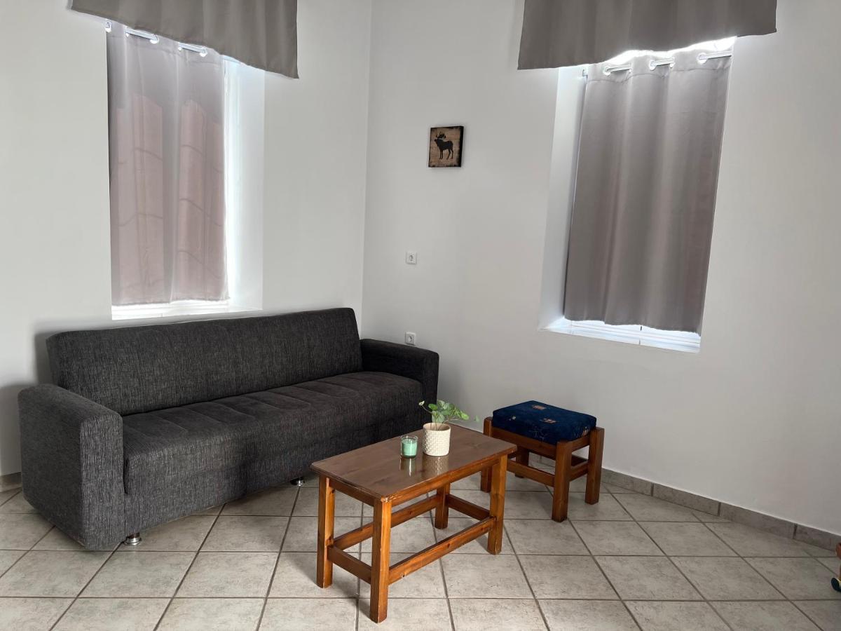 Athina Rooms Karvounades エクステリア 写真